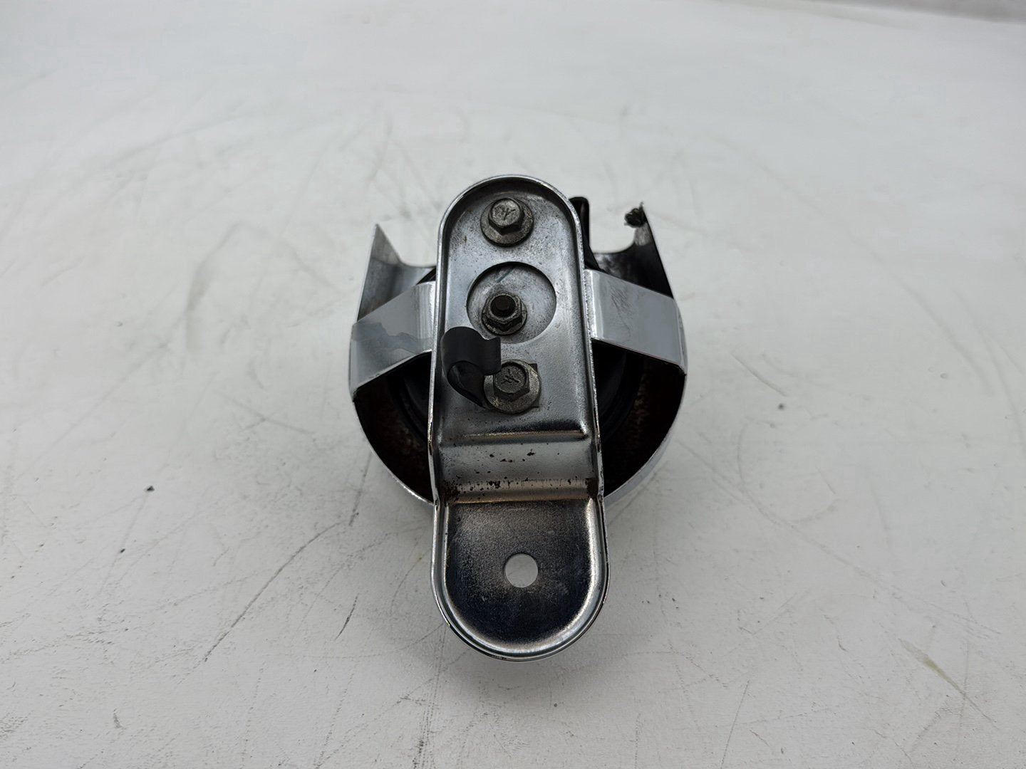 2011 Harley Electra Glide Ultra FLHTK OEM Horn Signal Klaxon Chrome Cover