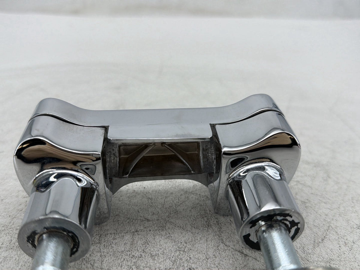 2014 Harley Dyna Switchback FLD OEM Front Handlebar Riser Top Clamp Chrome