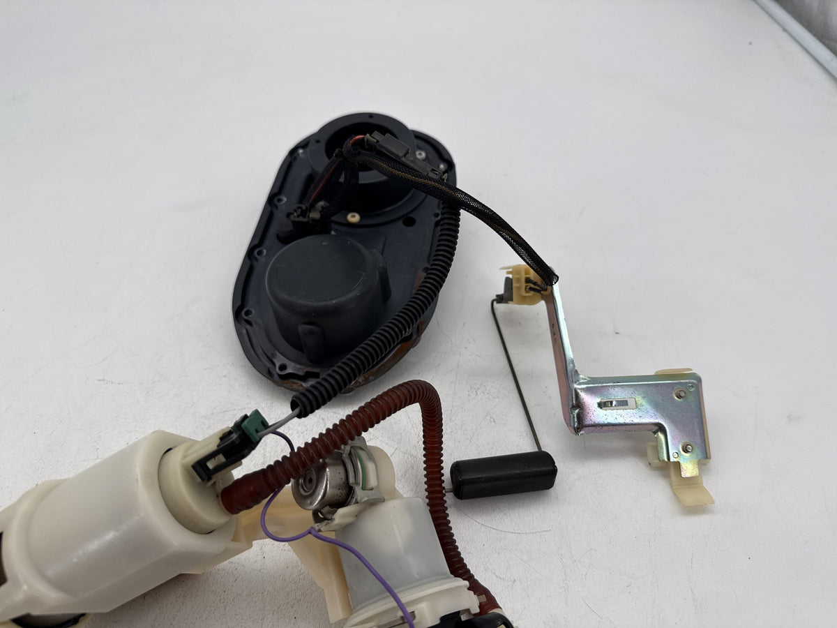 2014 Harley Dyna Switchback FLD OEM Fuel Pump Gas Gasoline Petrol Sending