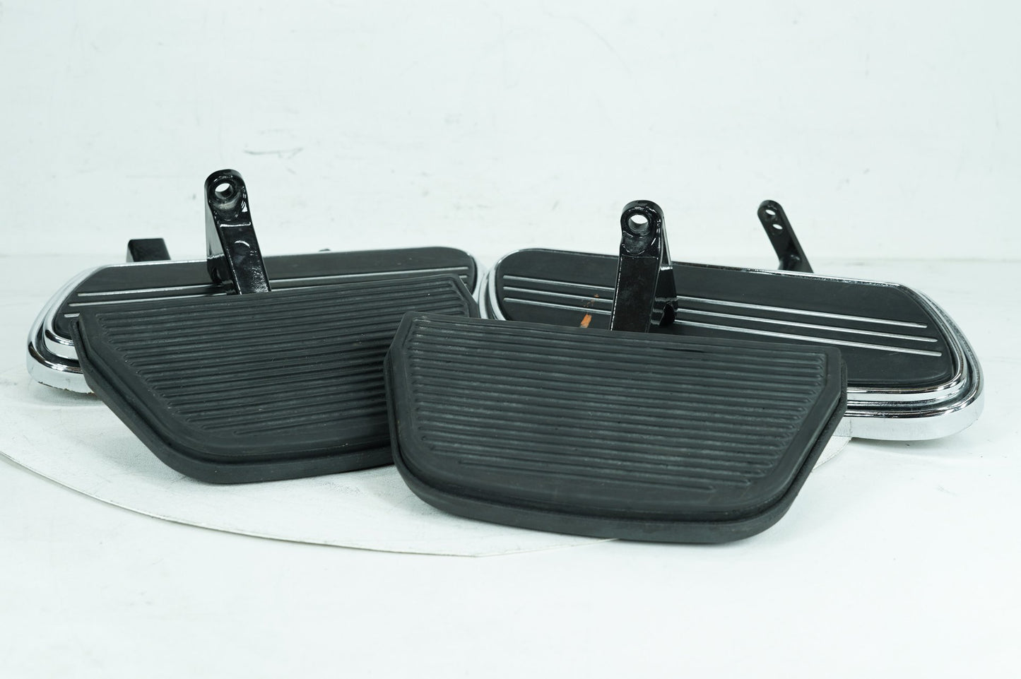 2007 - 2011 Harley-Davidson Touring Street Glide Left Right Driver & Pass Floorboard Foot Rest 50683-04