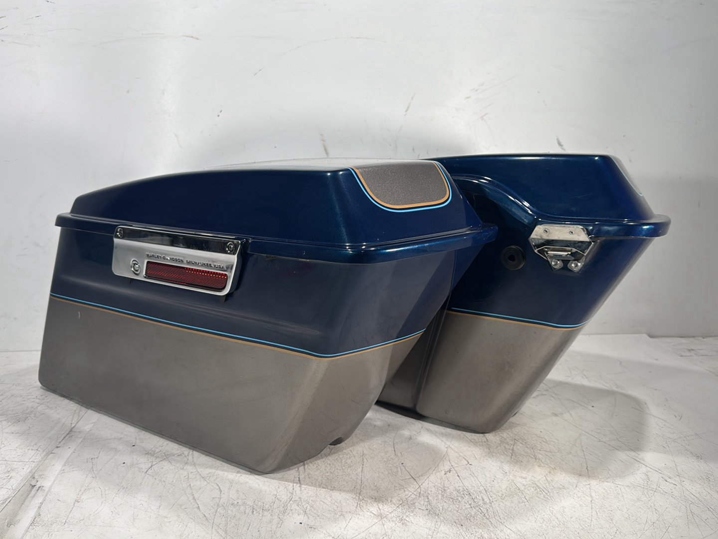 1998 Harley Touring FLHTCUI Electra Glide Ultra OEM Left Right Saddlebags Luggage NOKey