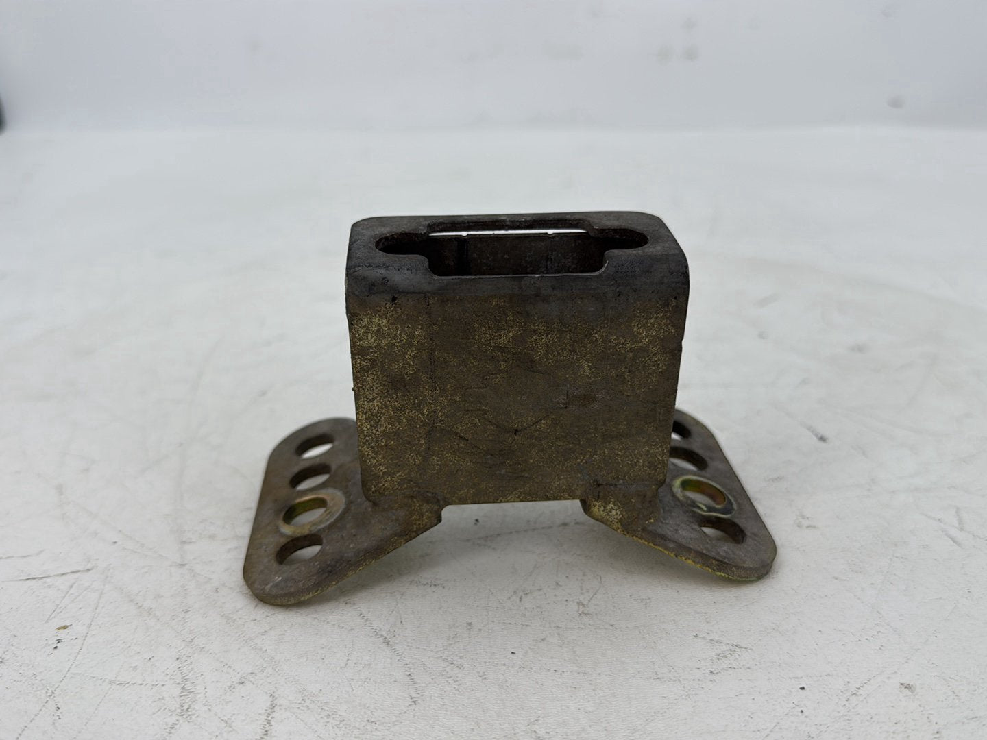2008 - 2016 Harley-Davidson Touring Electra Glide Ultra Front Driver Rider Backrest Bracket Mount 52589-09A