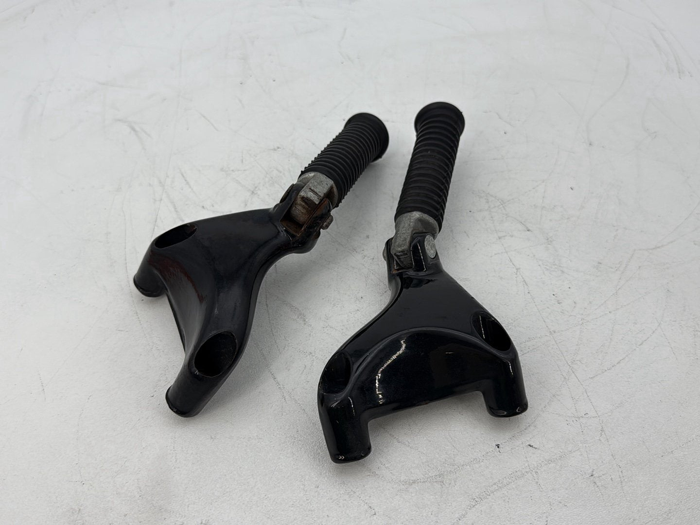 2004 - 2013 Harley-Davidson Sportster 1200 Custom Passenger Left & Right Foot Pegs 49314-04