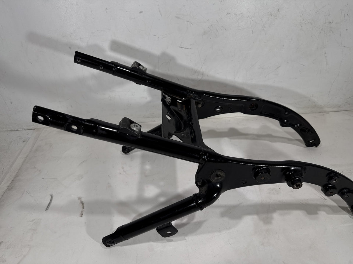 16 Harley Road Glide Touring FLTRXS OEM Rear Back Sub Frame Rail Bar 48079-09BHP