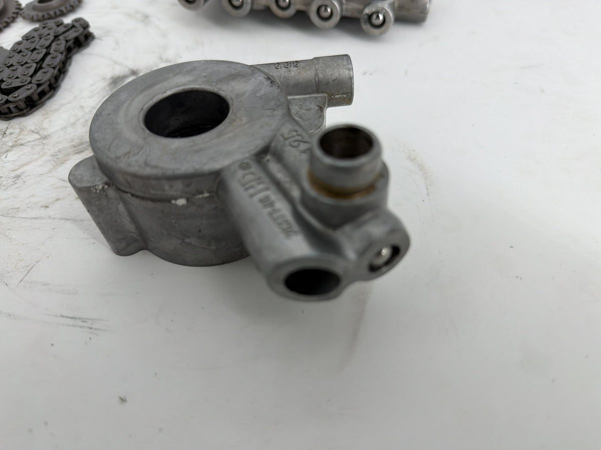 16 Harley Touring FLHXS Street Engine Motor Cam Support Camshaft Plate Oil Pump