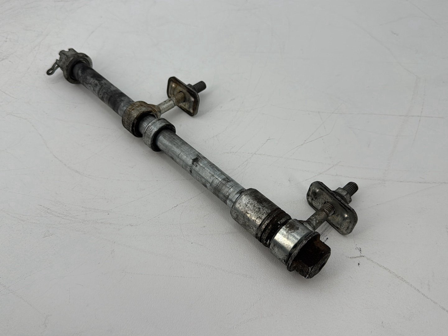 1999 - 2006 Harley-Davidson Touring Electra Glide Classic Rear Wheel Axle Bolt Shaft