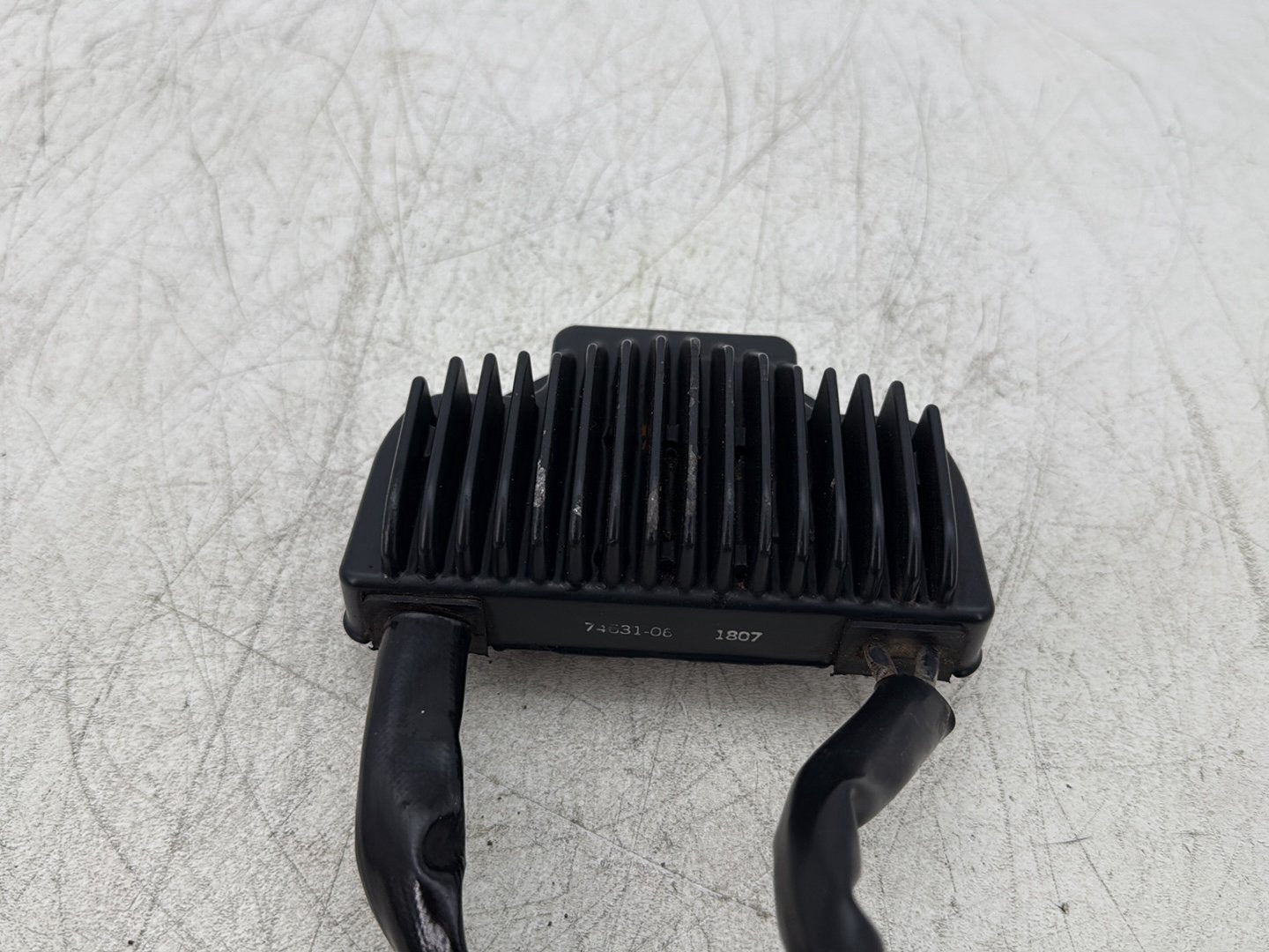 2007 Harley Dyna Street Bob FXDBI OEM Voltage Regulator Rectifier