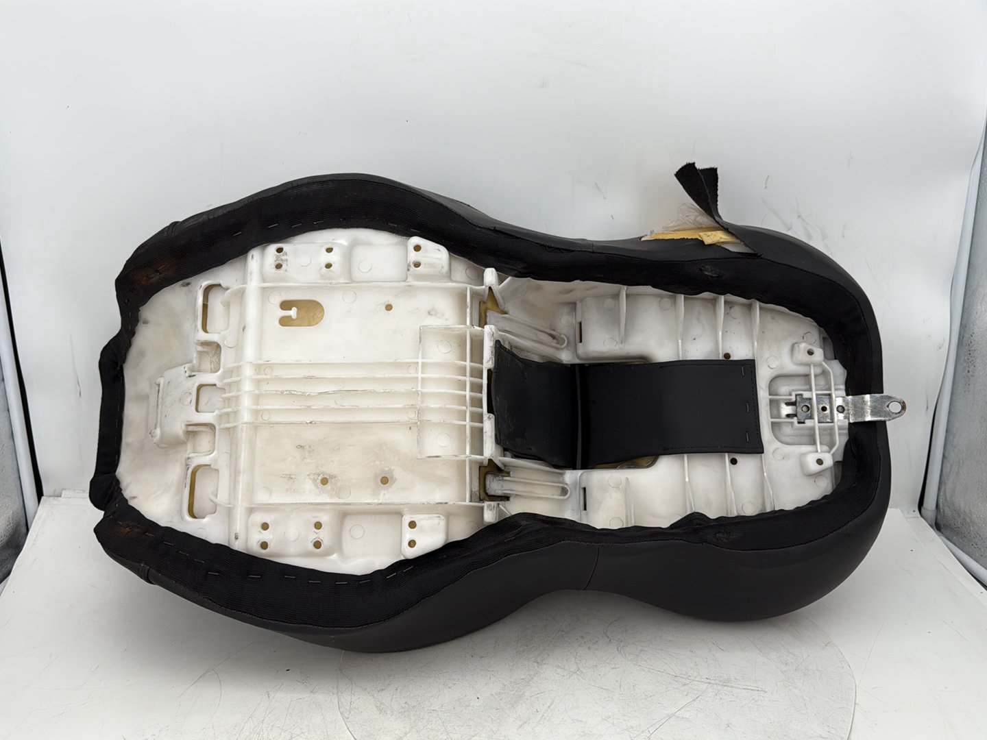 2008 Harley Electra Glide Touring Ultra FLHTCUI OEM Passenger Rider Driver Seat Saddle
