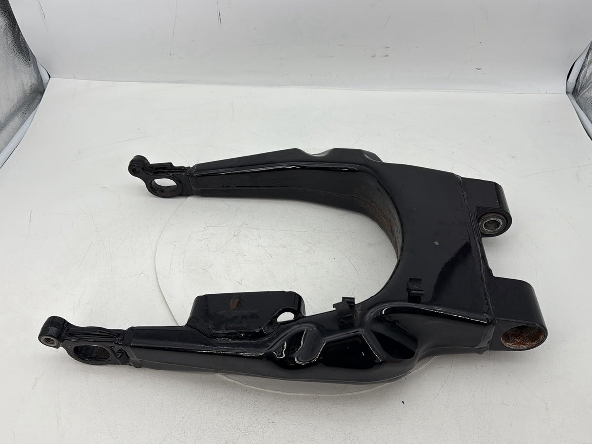 2017 Harley Touring FLHXS Street Glide OEM Rear Fork Swingarm Swing Arm
