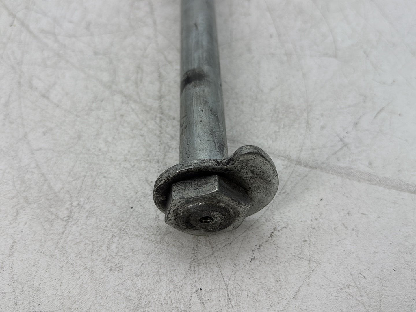 2005 Harley Electra Glide Touring Ultra FLHTCUI OEM Rear Wheel Axle Bolt Shaft