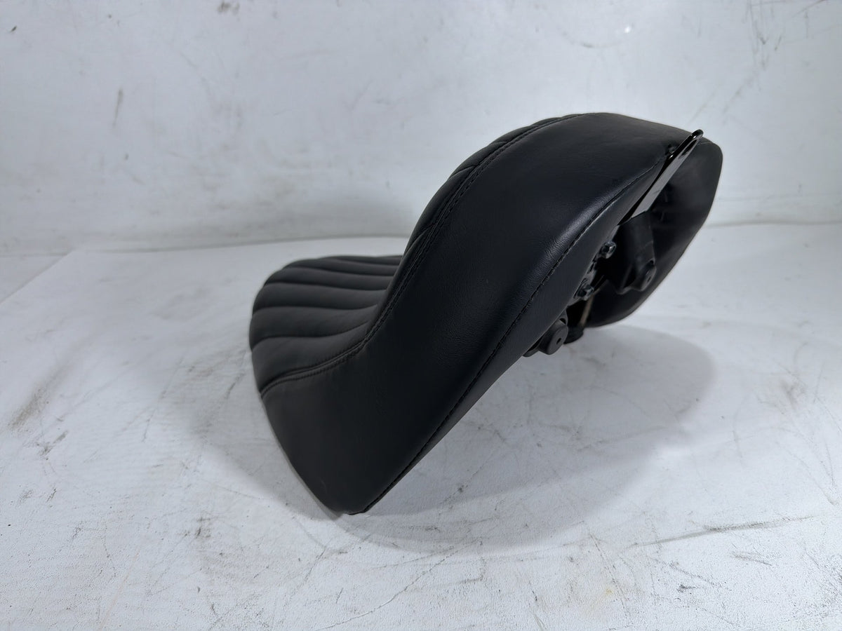 2020 Harley Softail Standard FXST OEM Rider Driver Solo Seat Pillion