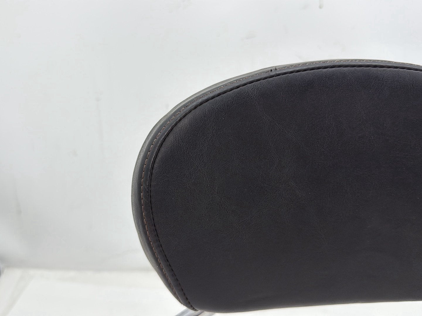 2007 Harley Street Glide Touring FLHX OEM Rear Sissy Bar w/ Backrest Cushion Pad