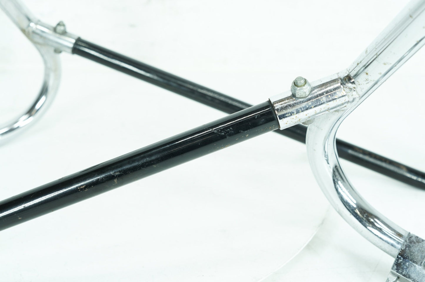 1999 - 2006 Harley-Davidson Touring Road King Classic Rear Left Right Saddlebag Guard Rails Bar 49187-97