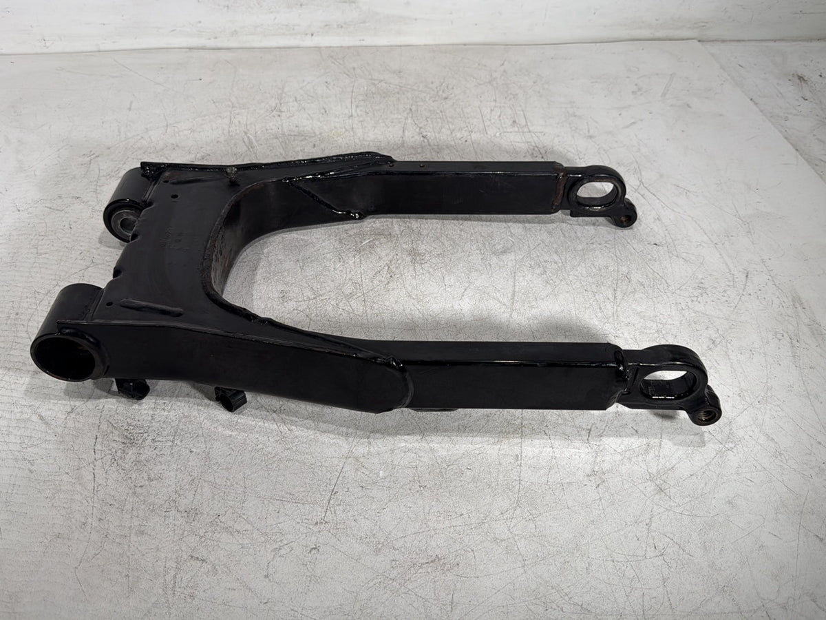 2005 Harley Road King Touring Police OEM Rear Fork Swingarm Swing Arm