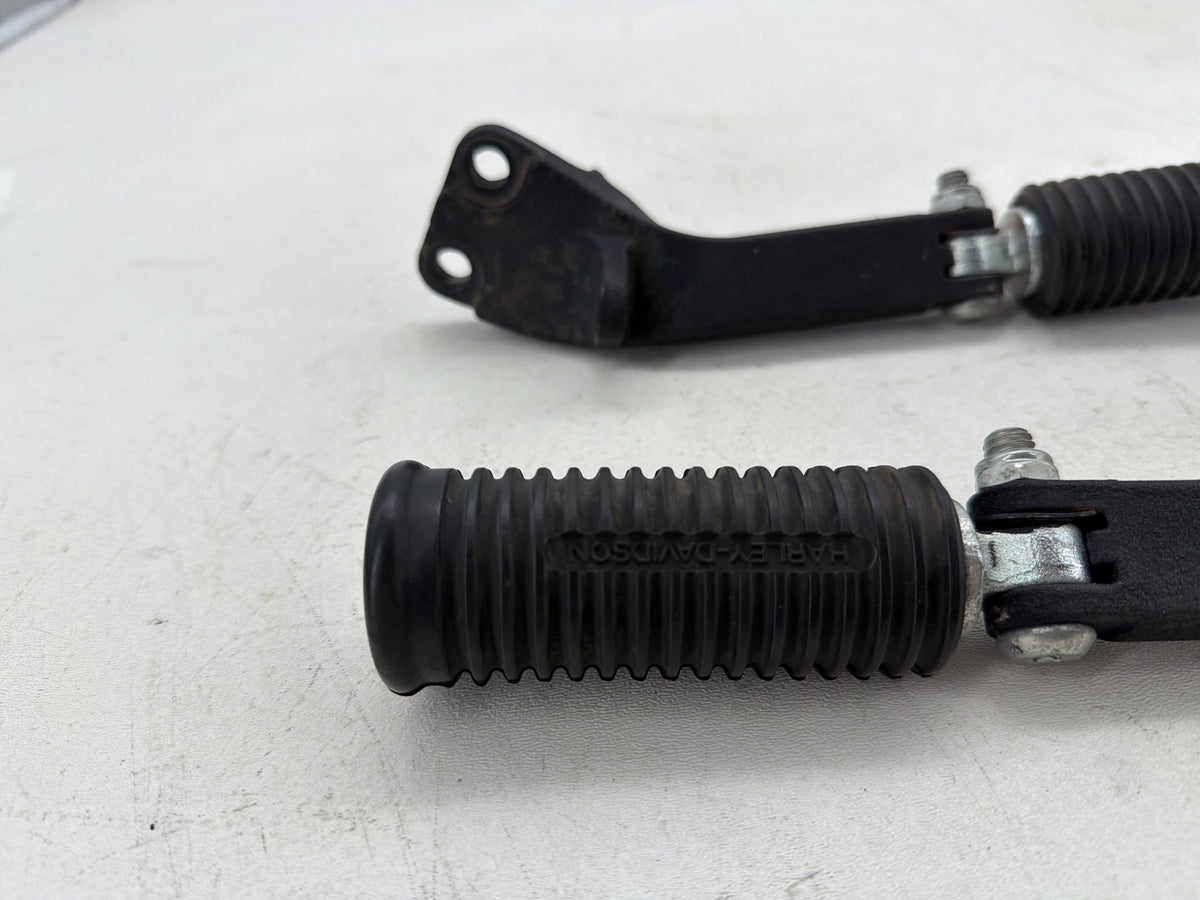 2016 Harley Dyna Fat Bob FXDF 103 OEM Passenger Left & Right Foot Pegs