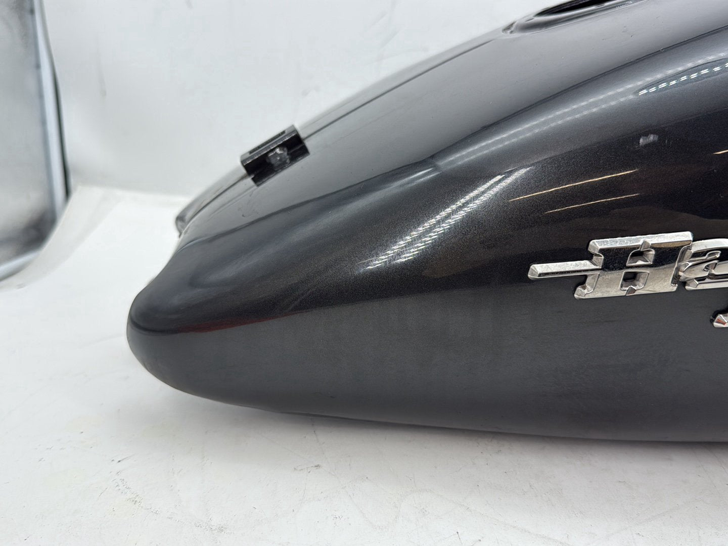 2007 Harley Street Glide Touring FLHX OEM Fuel Gas Tank Gasoline Reservoir