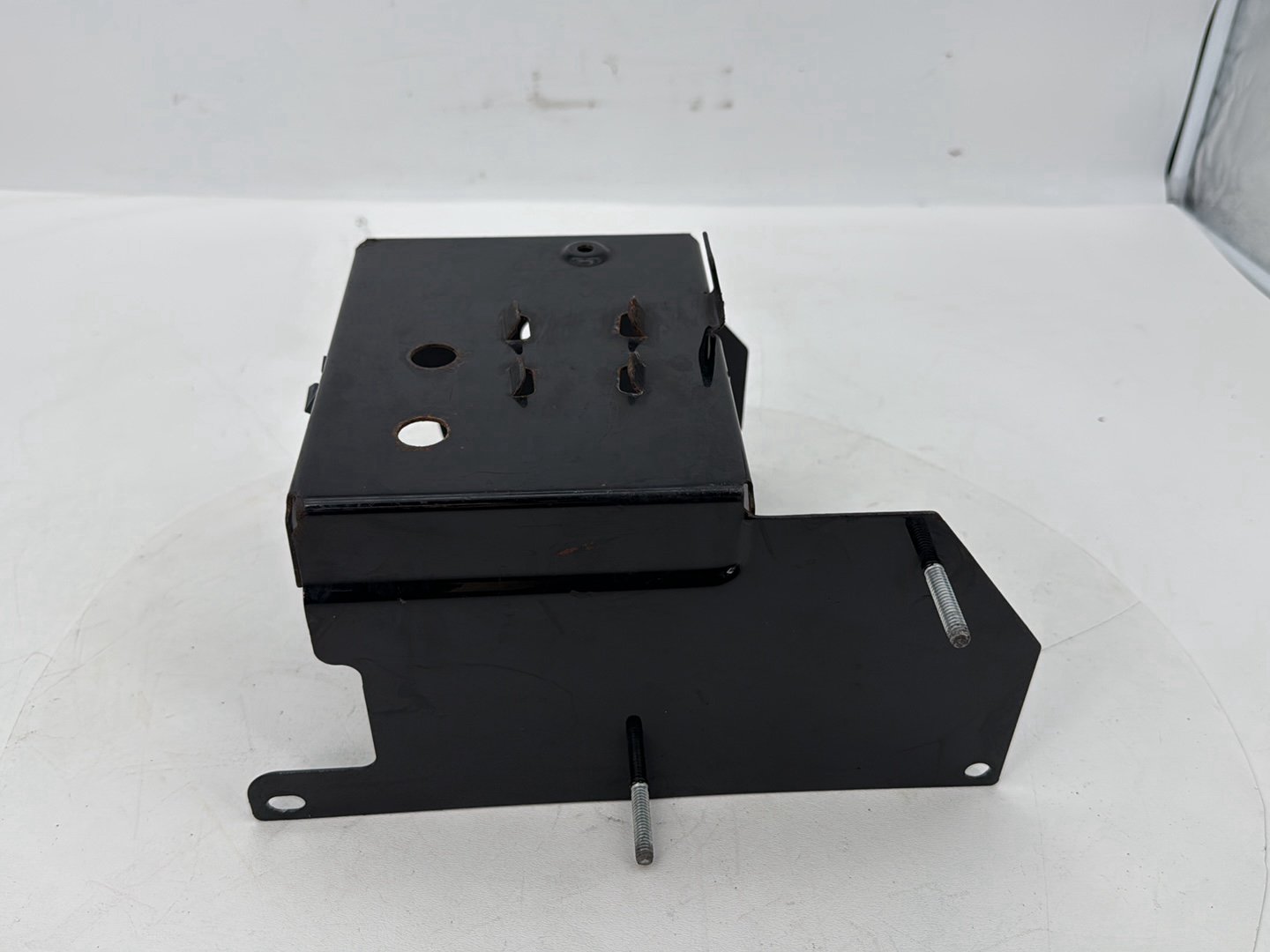 1999 - 2006 Harley-Davidson Touring Electra Glide Battery Tray Bracket Holder Carrier 	66281-02A