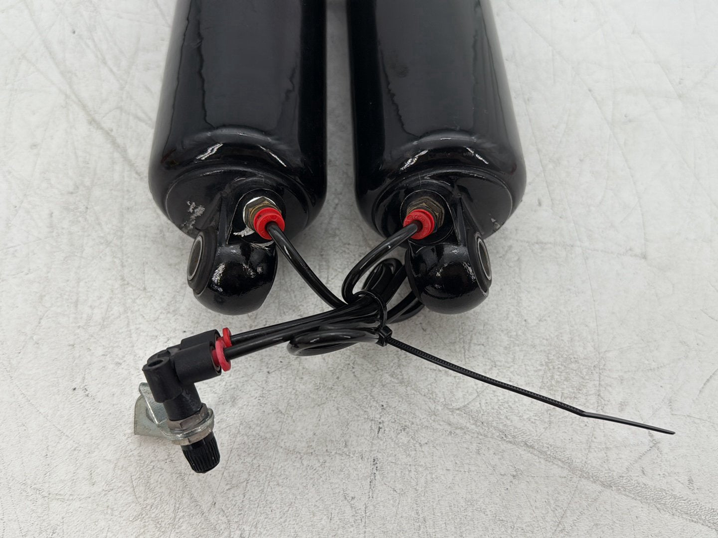 2010 Harley Street Glide Touring FLHX OEM Rear Left Right Shock Absorbers