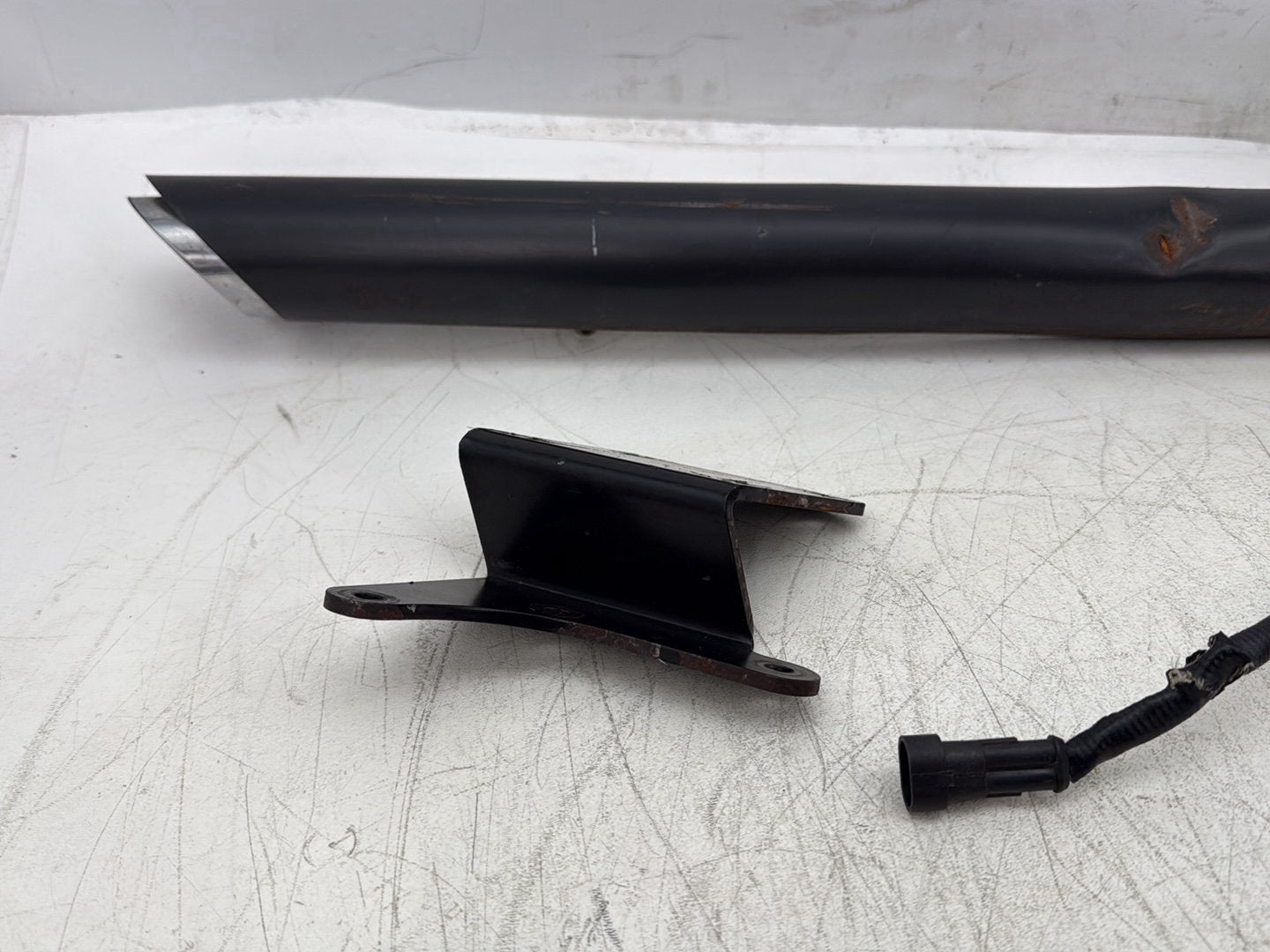 2007 Harley Dyna Street Bob FXDBI OEM Exhaust Header Pipes Vance & Hines