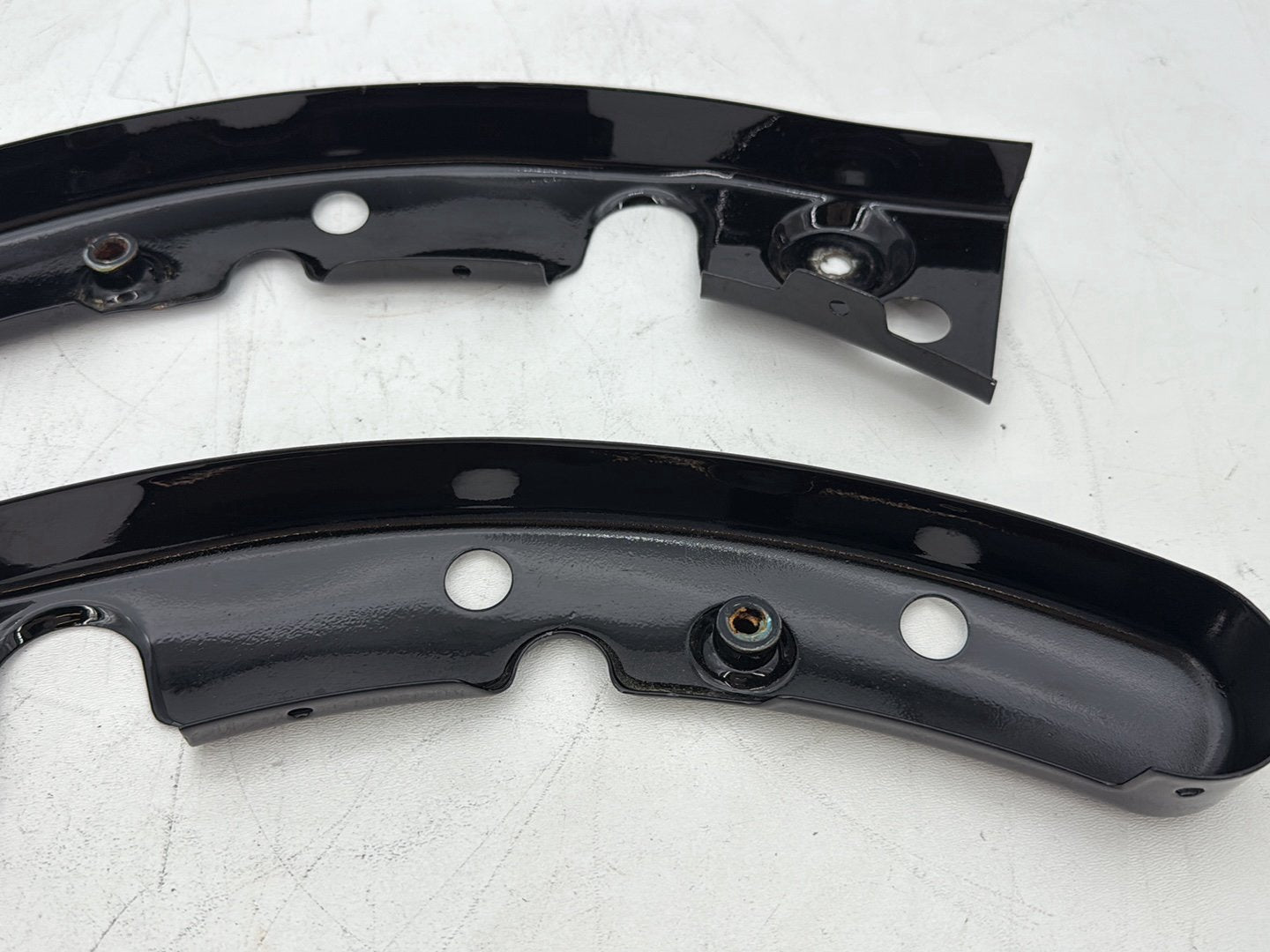 2011 Harley Electra Glide Ultra FLHTK OEM Rear Left Right Fender Struts Bracket