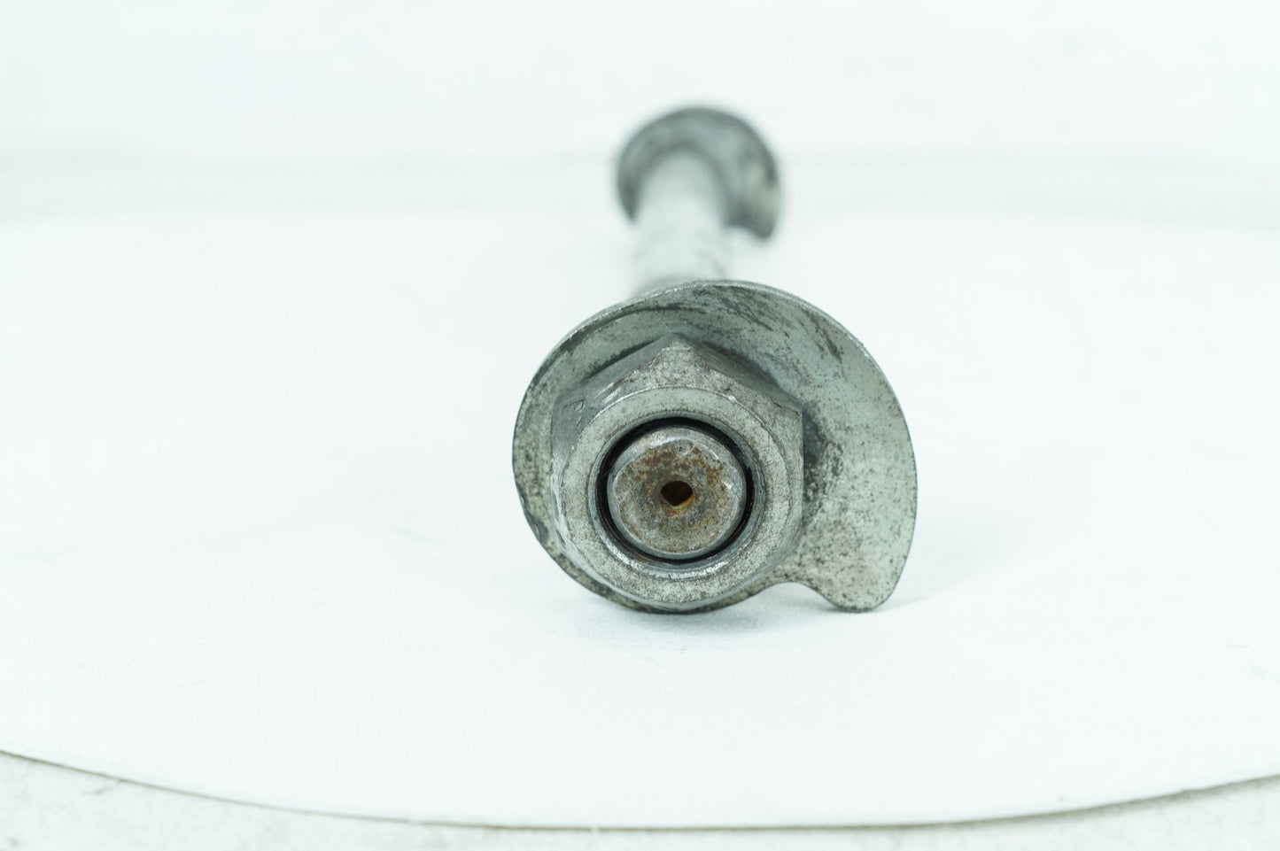 2007 - 2012 Harley-Davidson Touring Road Glide Rear Wheel Axle Bolt Shaft 41056-09