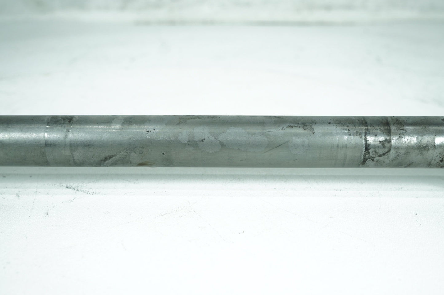 2007 - 2013 Harley-Davidson Touring Electra Glide Classic Rear Wheel Axle Bolt Shaft 41056-09