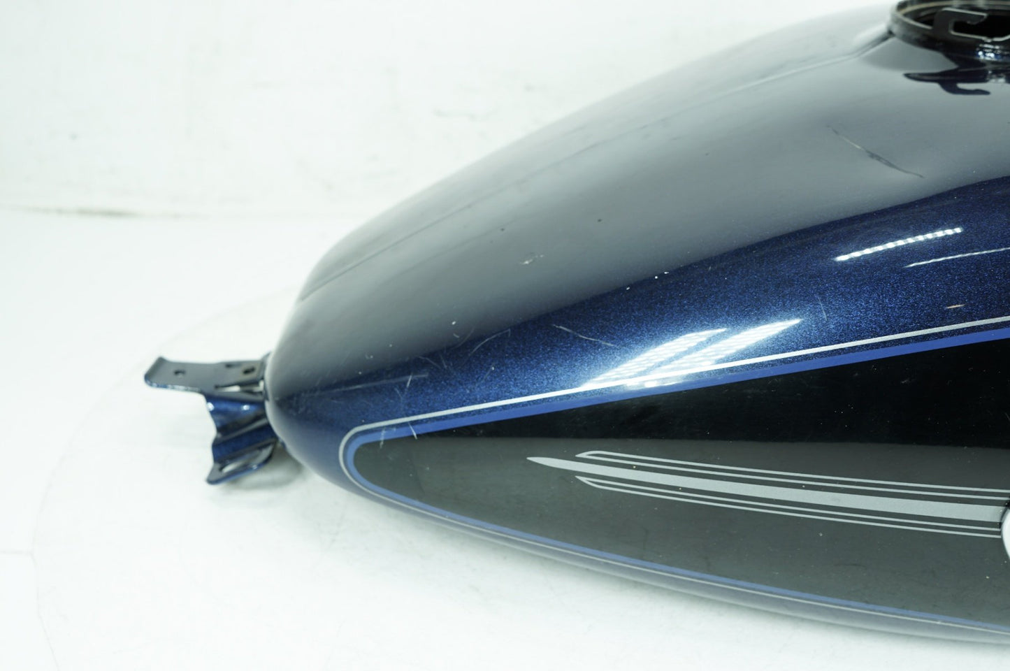 2008 - 2016 Harley-Davidson Touring Electra Glide Ultra Fuel Gas Tank Gasoline Reservoir 61356-08