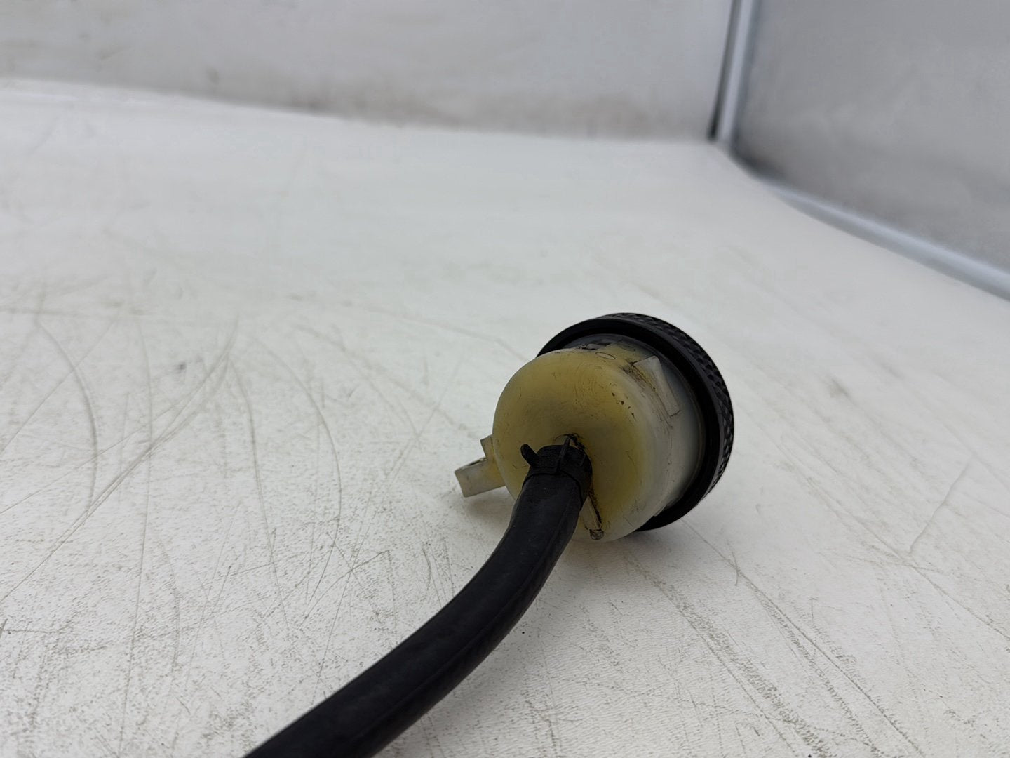 2004 Harley Sportster XL883C 883 Custom OEM Rear Brake Master Cylinder Bottle Brake Line