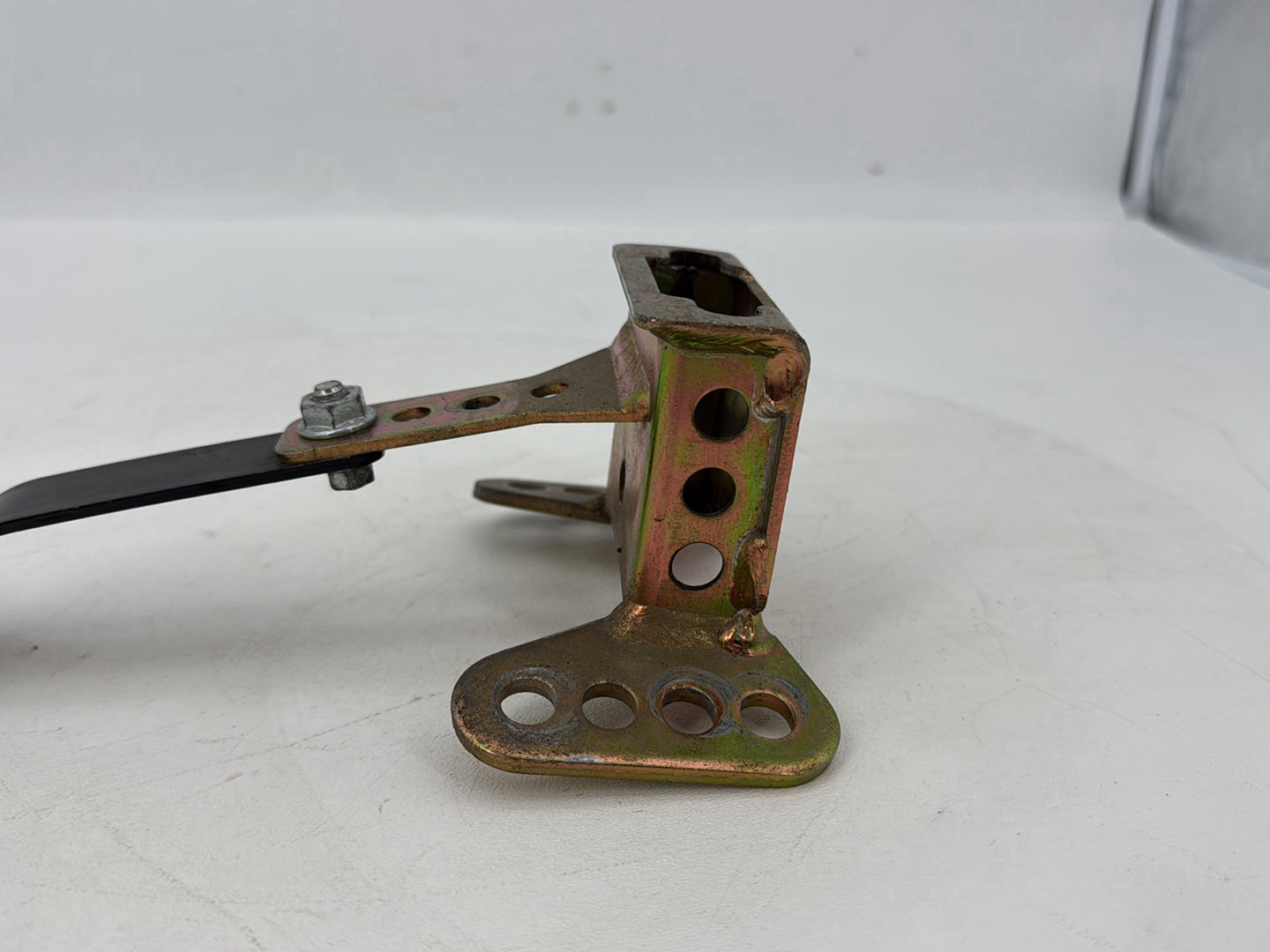 2007 - 2011 Harley-Davidson Touring Electra Glide Ultra Front Driver Rider Backrest Bracket Mount 52589-09A