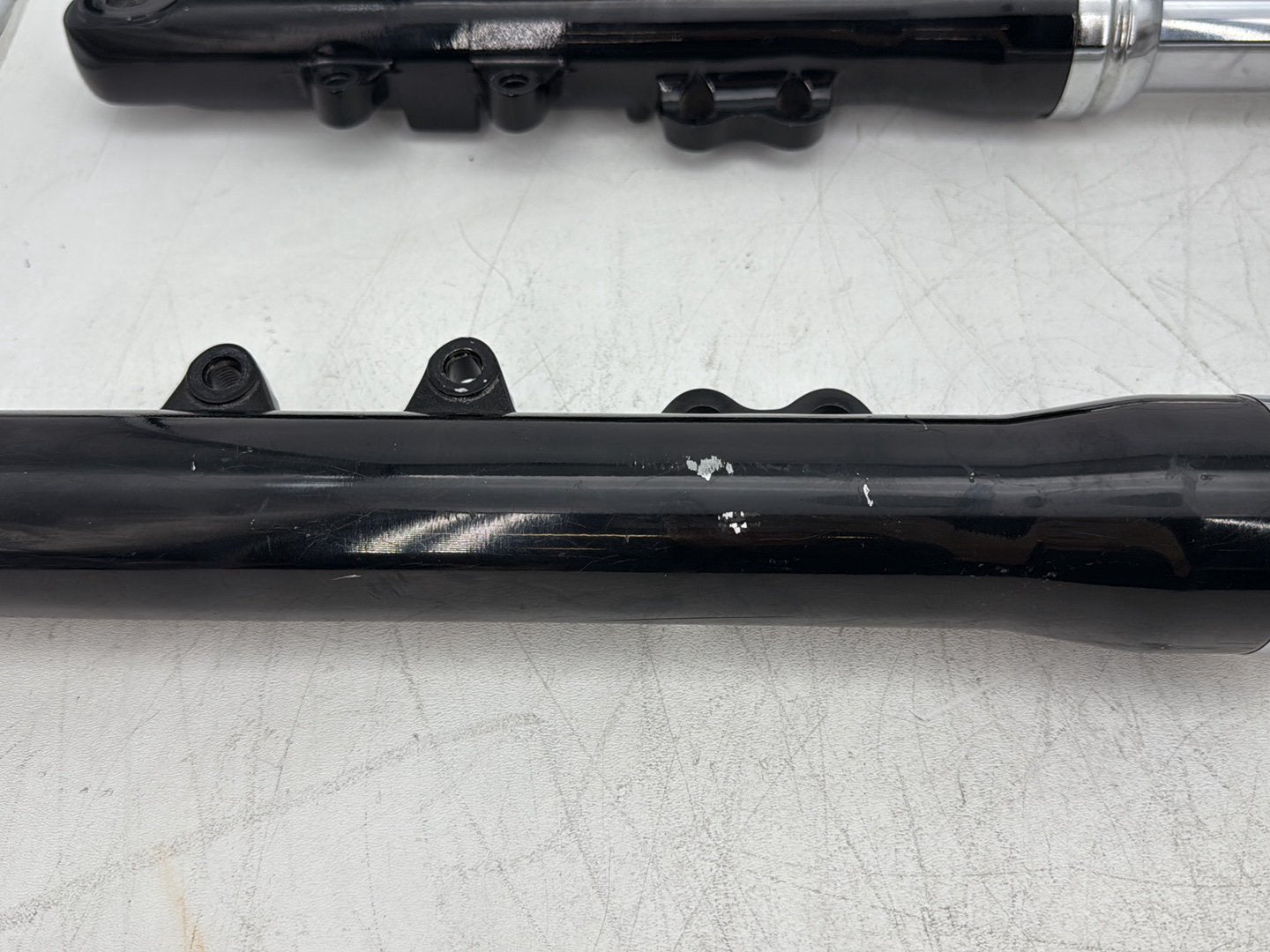 2010 Harley Dyna Fat Bob FXDF OEM Front Triple Tree Set & LH RH Fork Legs Sliders