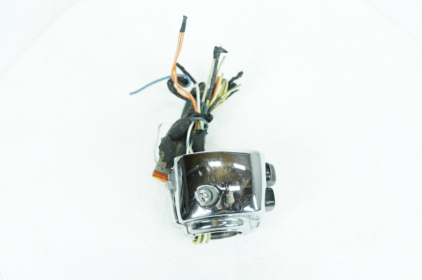 1999 - 2006 Harley-Davidson Touring Road King Classic Left Turn Signal Headlight Switches Controls  	71685-06A