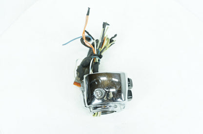 1999 - 2006 Harley-Davidson Touring Road King Classic Left Turn Signal Headlight Switches Controls  	71685-06A