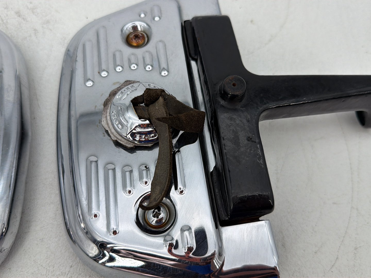 1984 - 1998 Harley-Davidson Touring Electra Glide Classic Left & Right Passenger Floorboard Foot Rest
