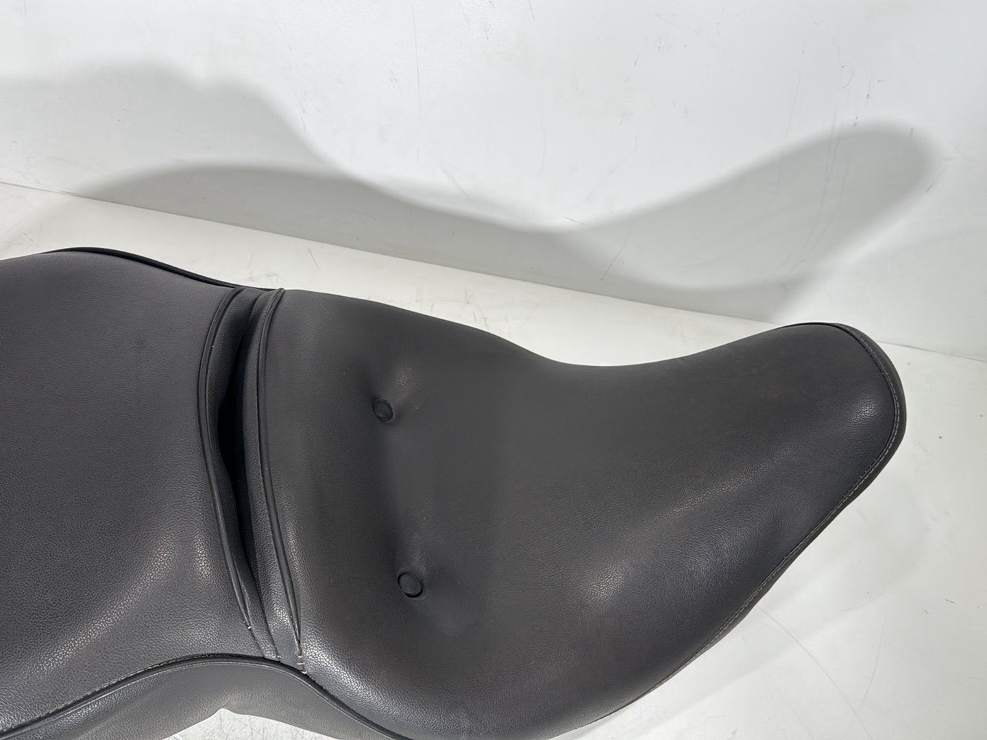 1999 - 2006 Harley-Davidson Touring Electra Glide Classic Passenger Rider Driver Seat Saddle 51704-05