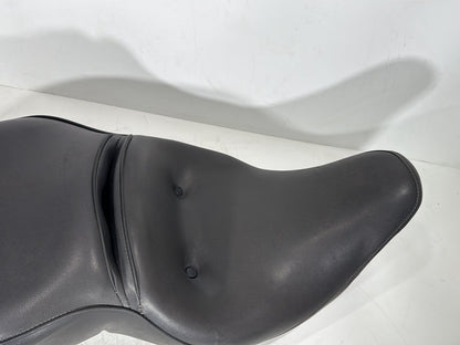 1999 - 2006 Harley-Davidson Touring Electra Glide Classic Passenger Rider Driver Seat Saddle 51704-05
