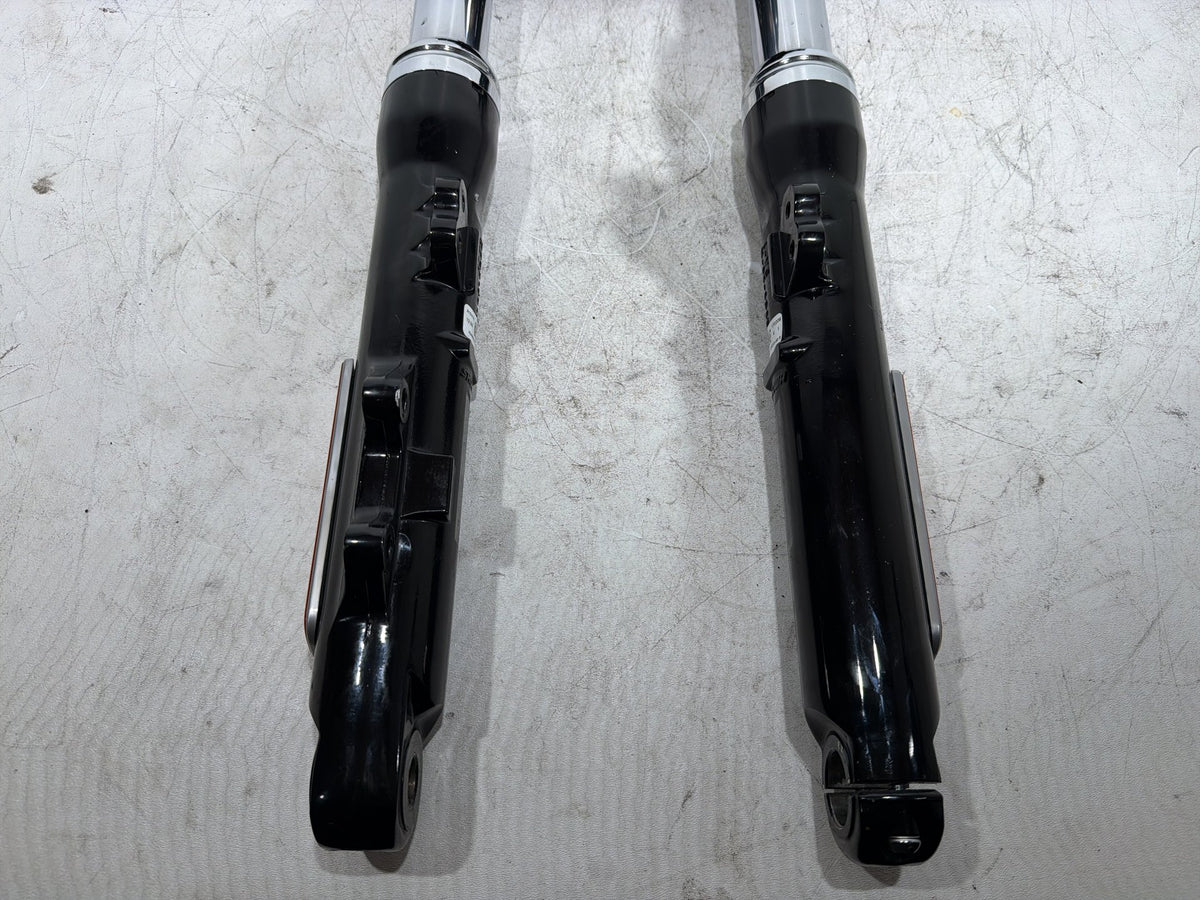 2017 Harley Dyna Street Bob OEM Front Triple Tree Set & LH RH Fork Legs Sliders