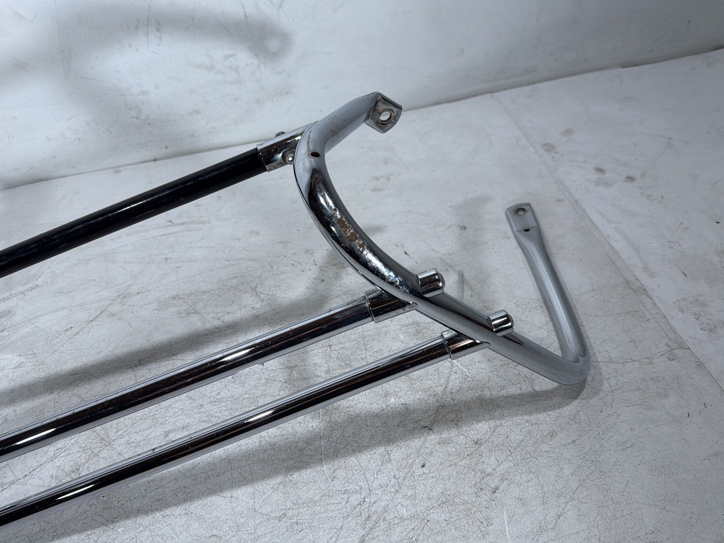 1999 Harley Electra Glide Touring FLHT OEM Rear Right Saddlebag Guard Rails Bar