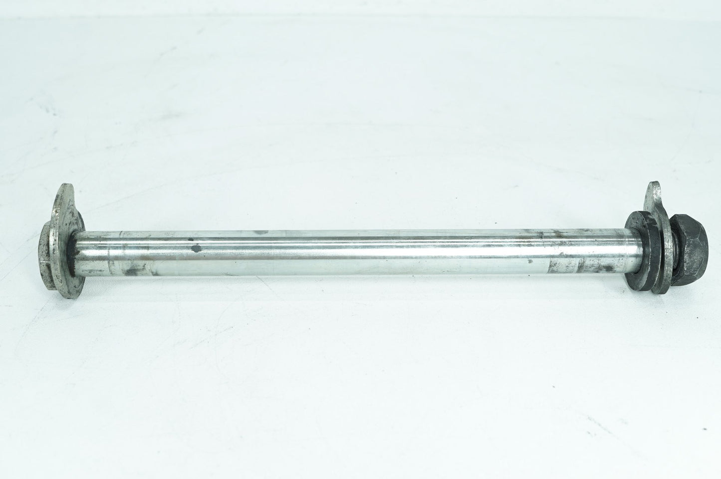 2012 - 2016 Harley-Davidson Touring Electra Glide Ultra Rear Wheel Axle Bolt Shaft  41056-09