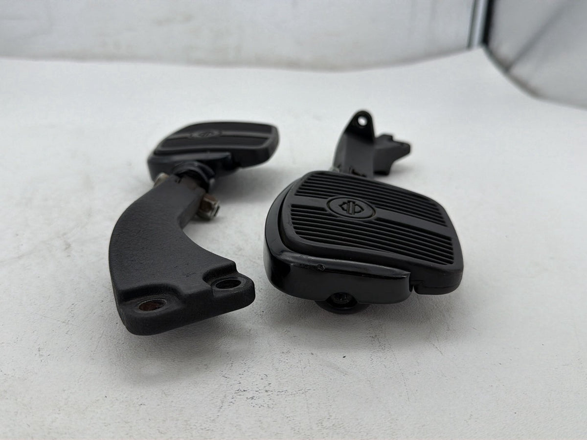 2007 Harley Dyna Street Bob FXDBI OEM Passenger Left & Right Foot Pegs