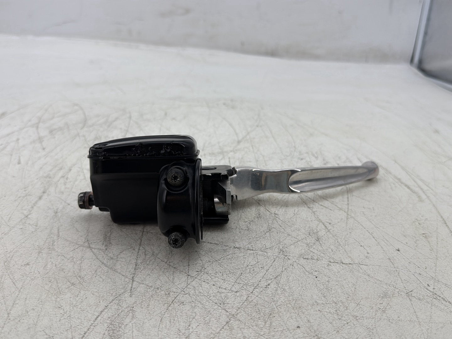 2012 Harley Street Glide Touring FLHX OEM Front Right Brake Lever Master Cylinder