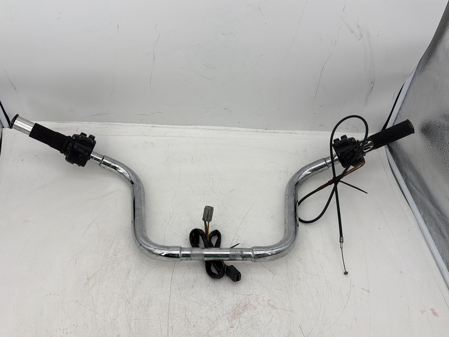 2005 Harley Dyna FXDWG Wide Glide OEM Handlebars Left Right Switches Controls