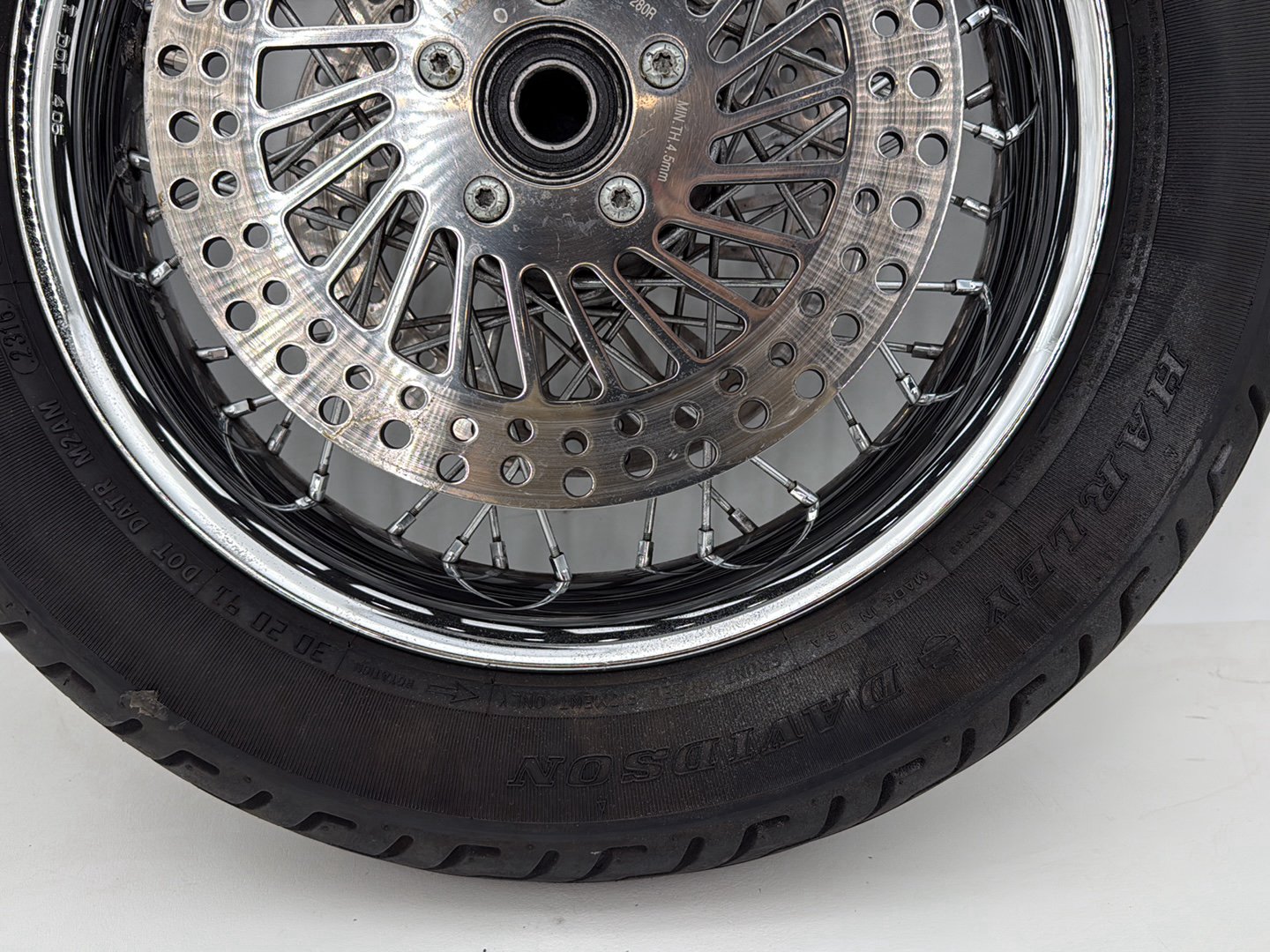 1999 - 2006 Harley-Davidson Touring Electra Glide Ultra Front Wheel Rim Tire Spoked 43440-05A