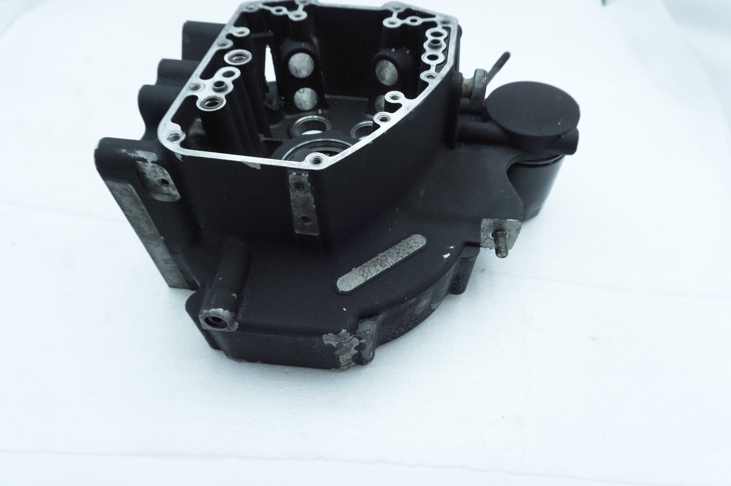 2007 - 2011 Harley-Davidson Touring Street Glide Crankcase Shaft Engine Motor Cover 24653-06