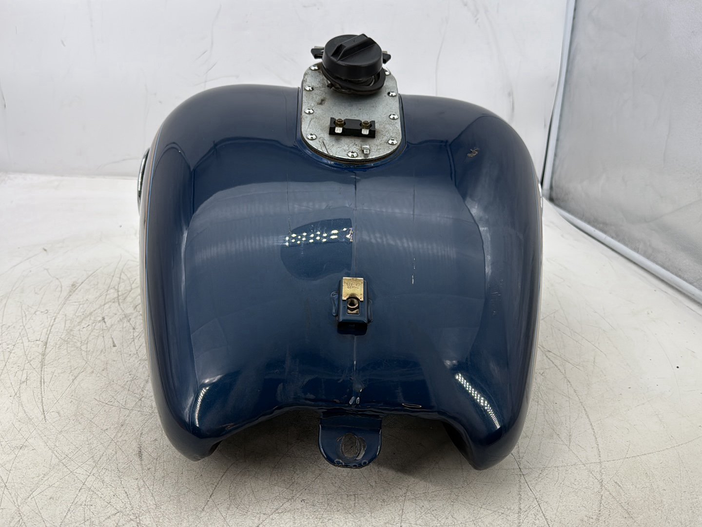 1998 Harley Touring FLHTCUI Electra Glide Ultra OEM Fuel Gas Tank Gasoline Reservoir