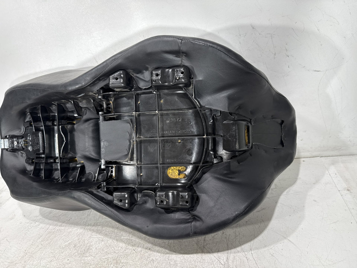 2009 Harley Electra Glide Touring CVO Eagle Passenger Rider Driver Seat Saddle
