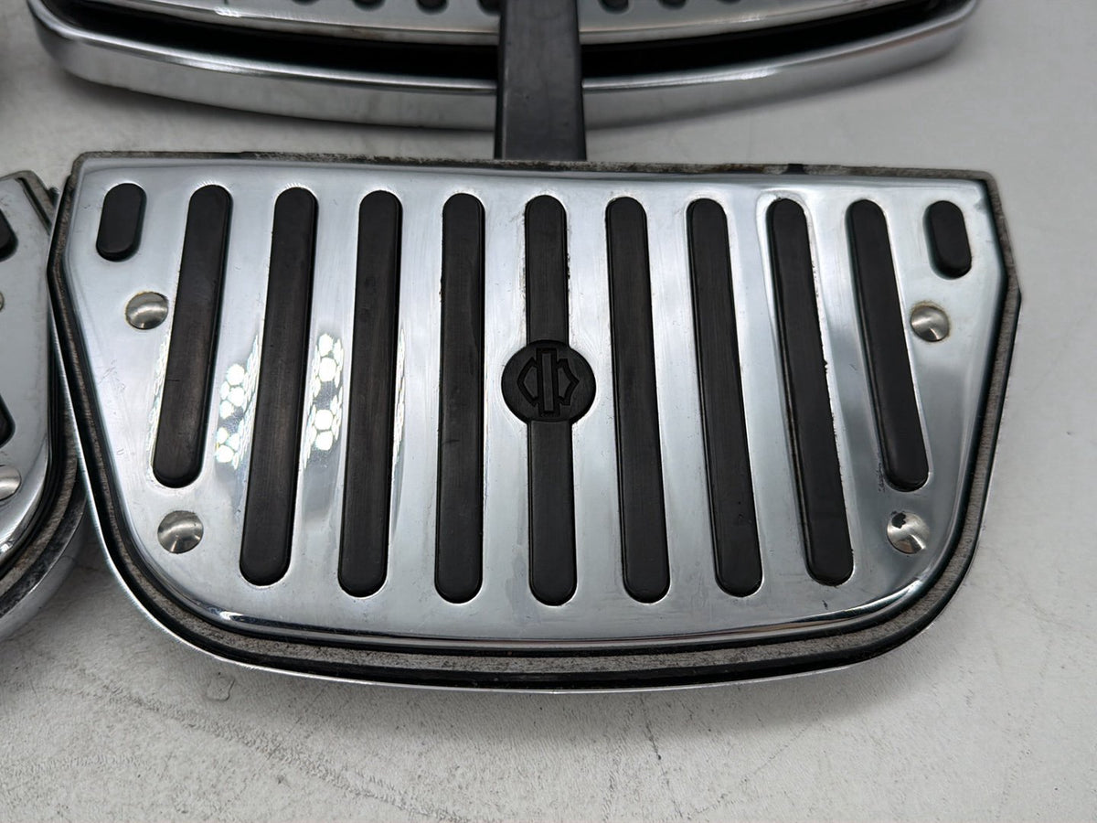 2006 Harley Electra Glide Touring Ultra FLHTCUI OEM Left Right Driver & Pass Floorboard Foot Rest