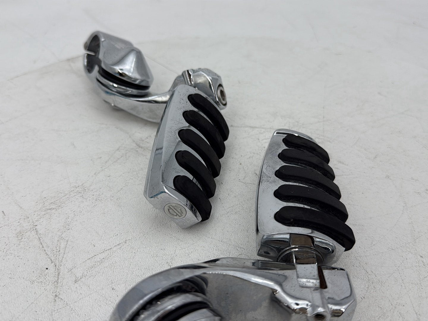 1999 - 2006 Harley-Davidson Touring Electra Glide Front Right Left Highway Foot Pegs 50957-02C