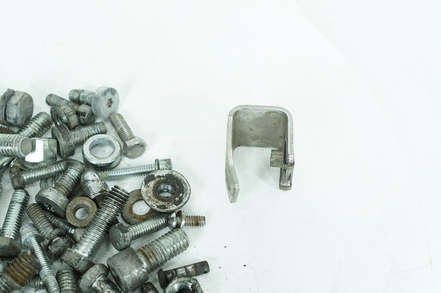 1999 - 2006 Harley-Davidson Touring Road King Hardware Bolts Nuts & Brackets