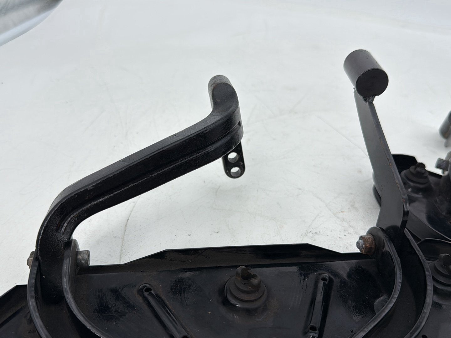 1999 - 2006 Harley-Davidson Touring Road King Police Left Right Driver Floorboard Foot Rest 47365-83C