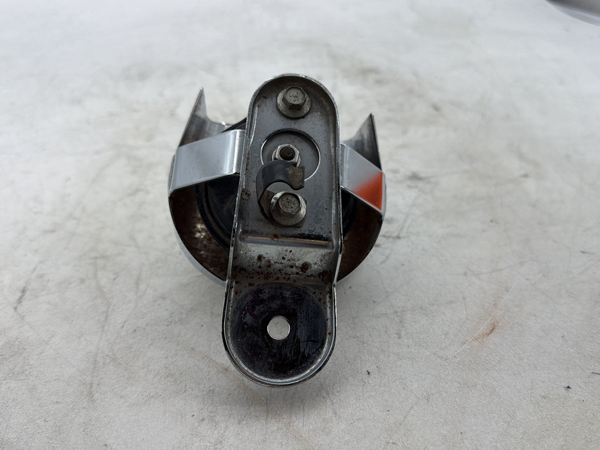 2012 Harley Dyna FXDF Fat Bob OEM Horn Signal Klaxon Chrome Cover 69012-93A
